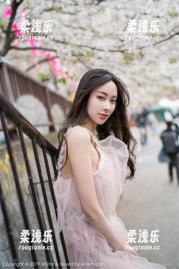 魅妍社-赵欢颜Jessica 魅妍社 - 看完赵欢颜Jessica的美足新图,脑海里只剩下一个念头,真开心的味道。