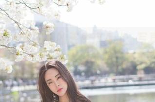 魅妍社 – 礼服里的陈思琪Art：写真集，上演裙摆舞蹈