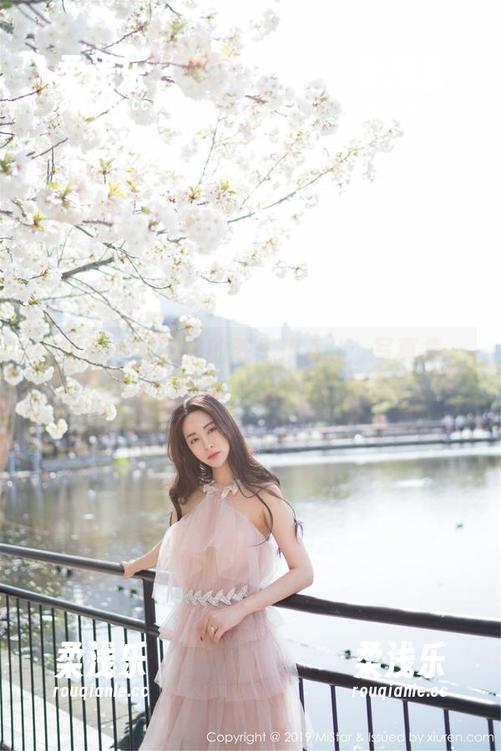 魅妍社 - 礼服里的陈思琪Art：写真集，上演裙摆舞蹈