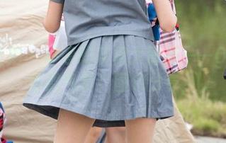 魔镜街拍 – 婷婷的灰裙大冒险——OL界的包臀气质！图包分享！