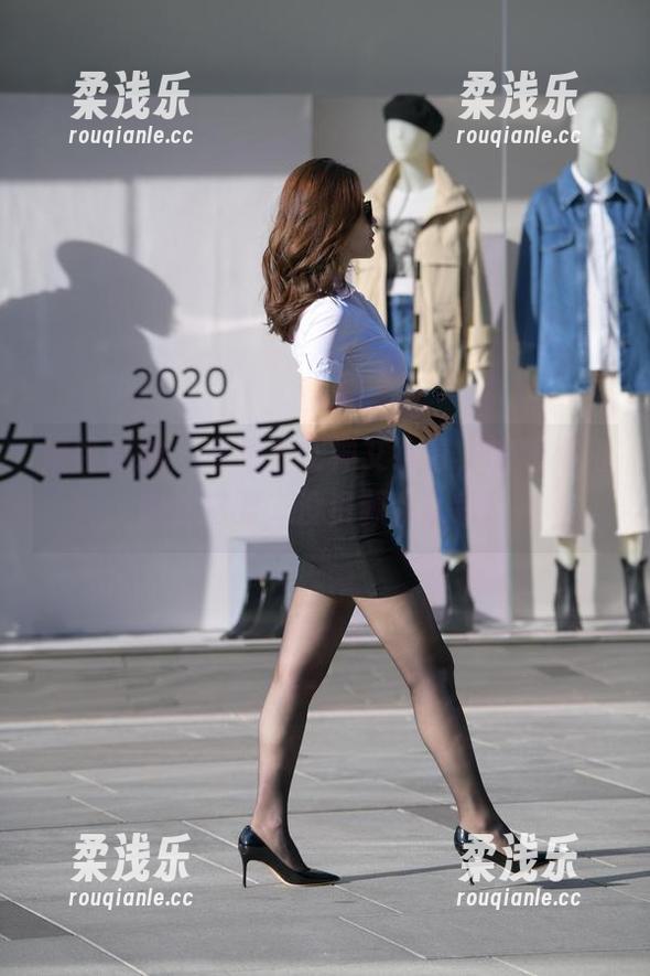 魔镜街拍-艾小青 魔镜街拍 - 私拍界女神艾小青,超短裙和肉丝搭配,没资源我认栽!