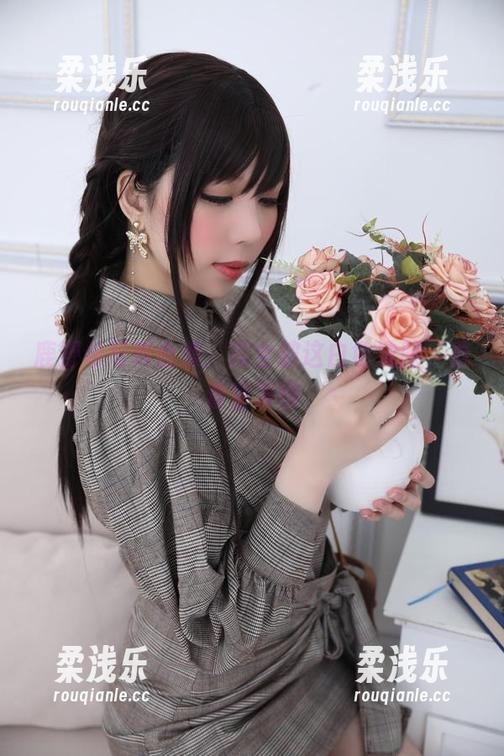 鹿野希 鹿野希写真合集:完全被这白色洗脑,看着直发愣