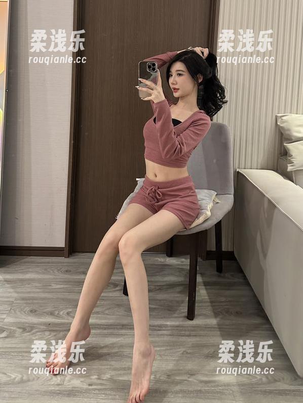 黎允熙baby 微密圈 - 黎允熙baby:私房美图里的女友风衬衣,竟然有种如梦似幻的迷离感!